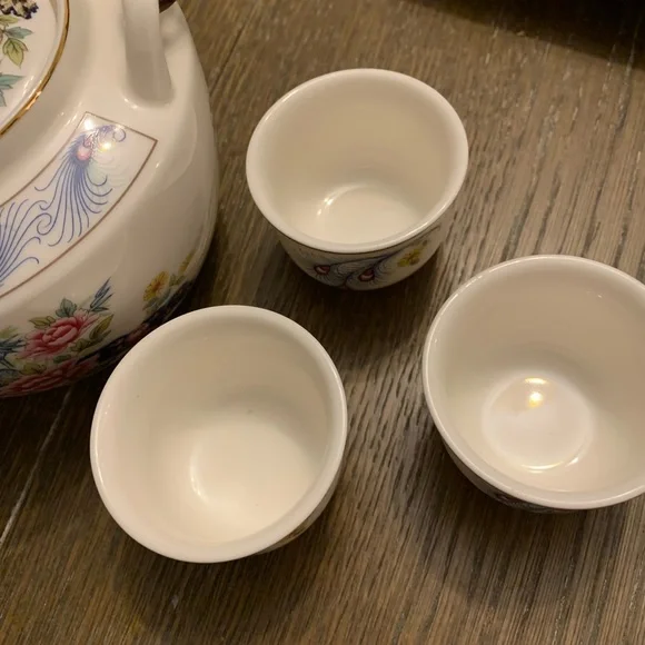 Vintage Snow Bone China Teapot with 6 cups - Picture 13 of 14